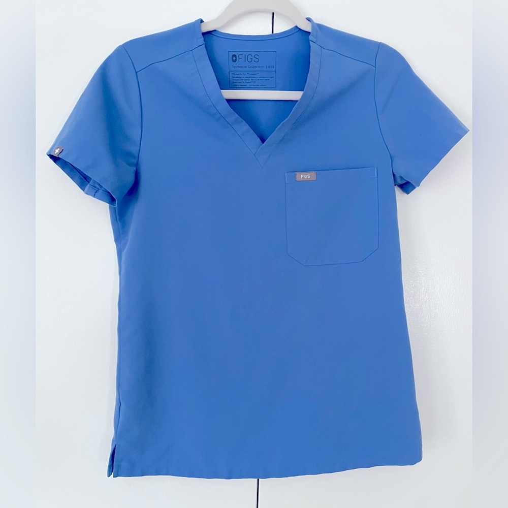 Figs Catarina One-Pocket Scrub Top - Ceil Blue